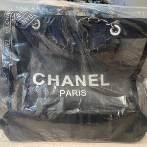 Chanel GWP Tote and pouch